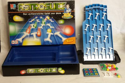 Alle Details zum Brettspiel Astroslide (Avalanche) und ähnlichen Spielen