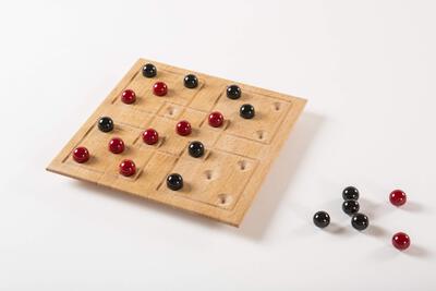 Alle Details zum Brettspiel Quint-X und ähnlichen Spielen